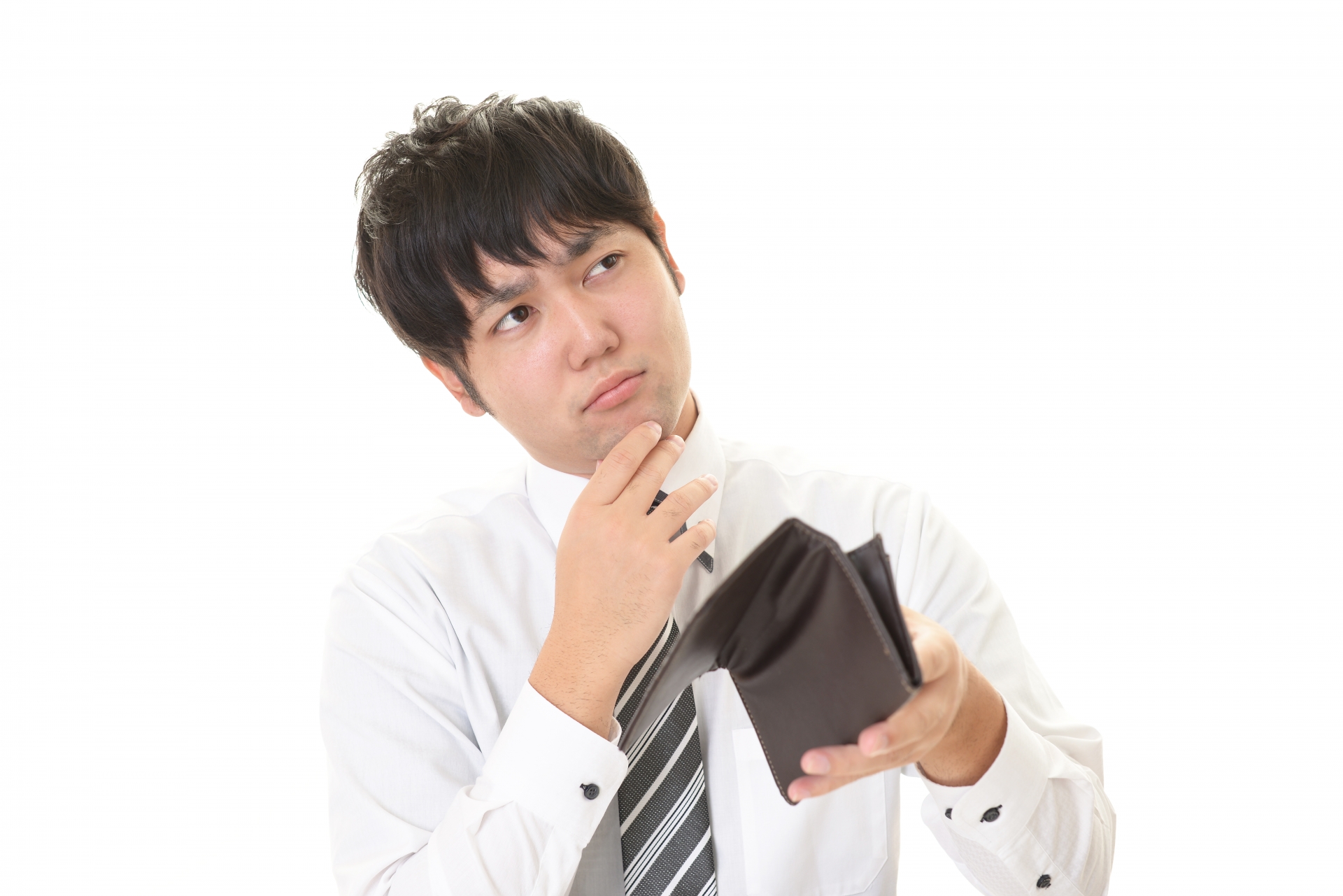 財布を持っている男性