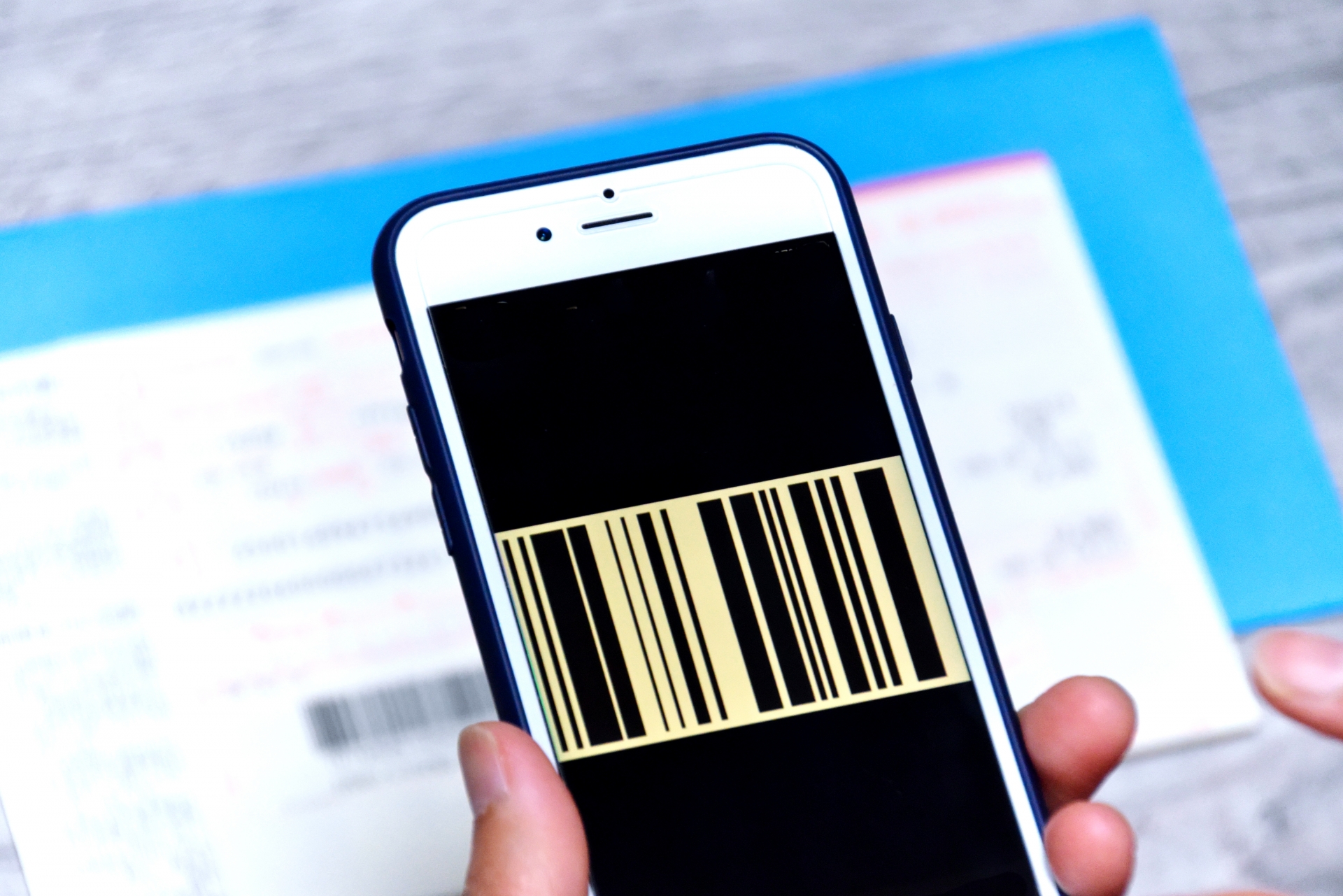 スマートフォンで支払う自動車税のイメージ