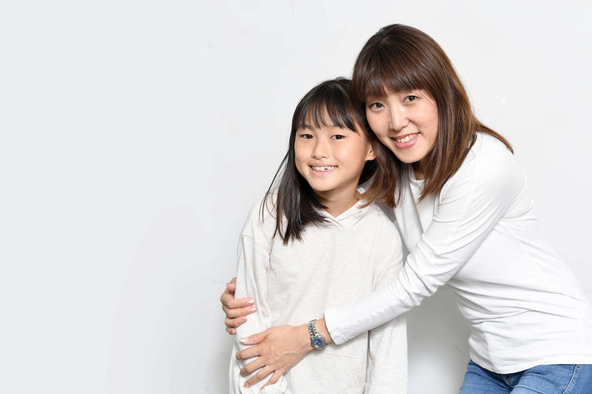 母と娘（親子）の仲良しイメージ