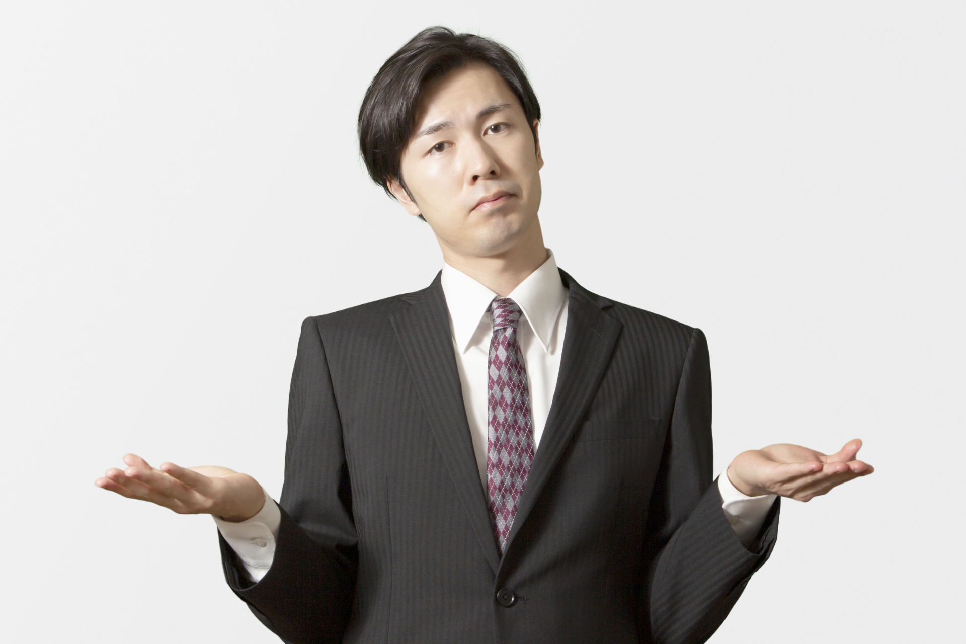 スーツを着た男性