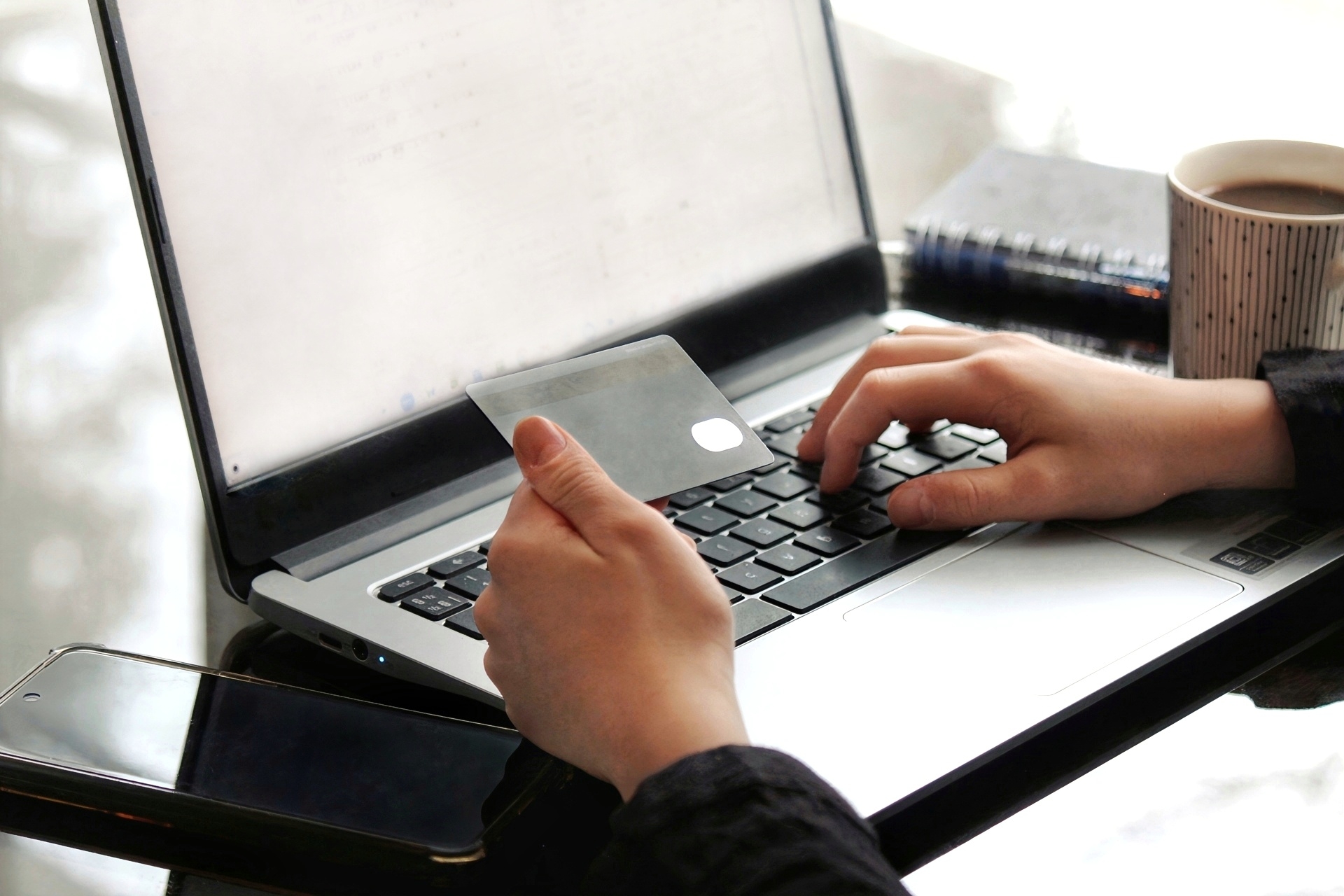 カード番号を入力する