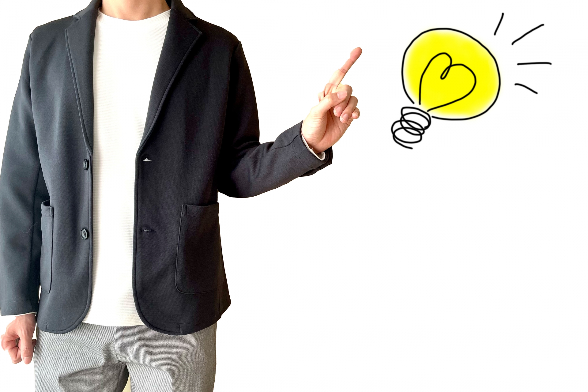 電球マークと男性