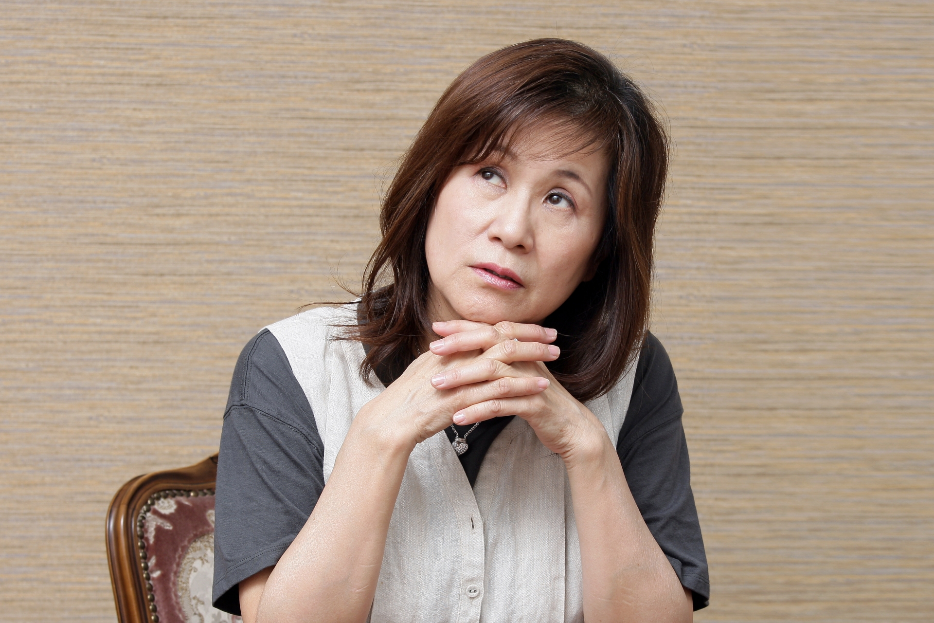 悩み　女性　シニア