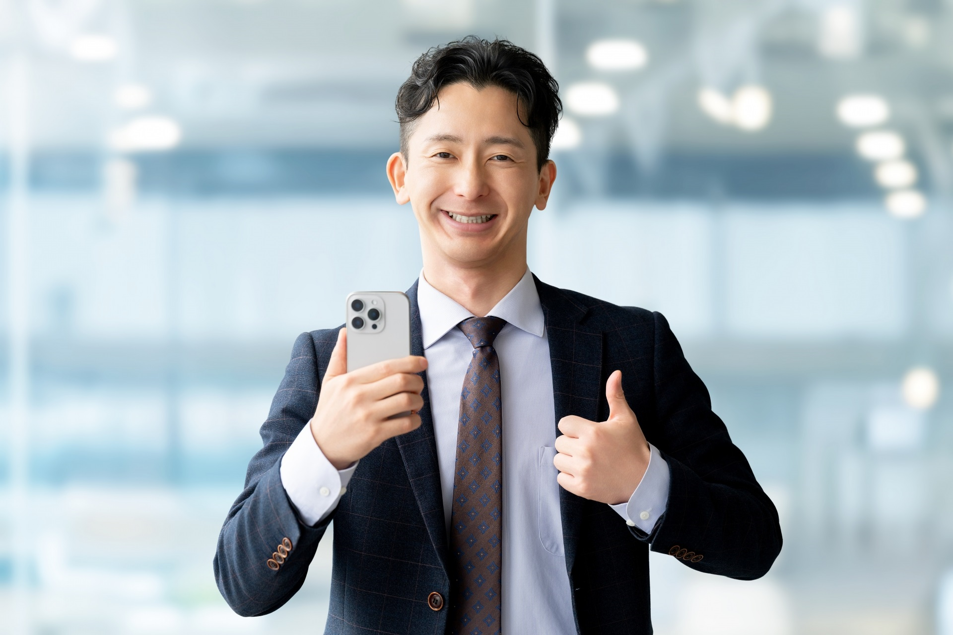 OKサインの男性