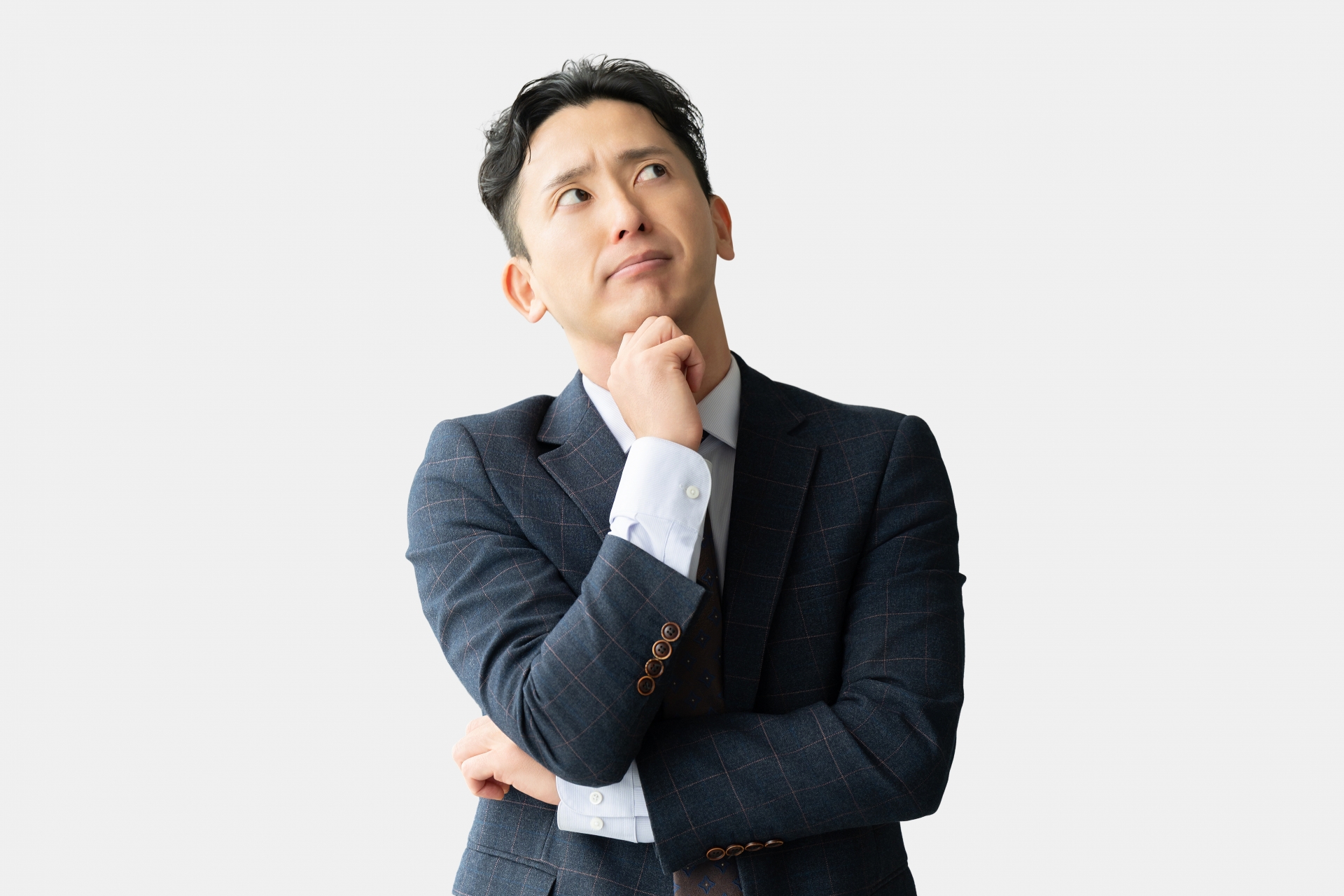 考える男性