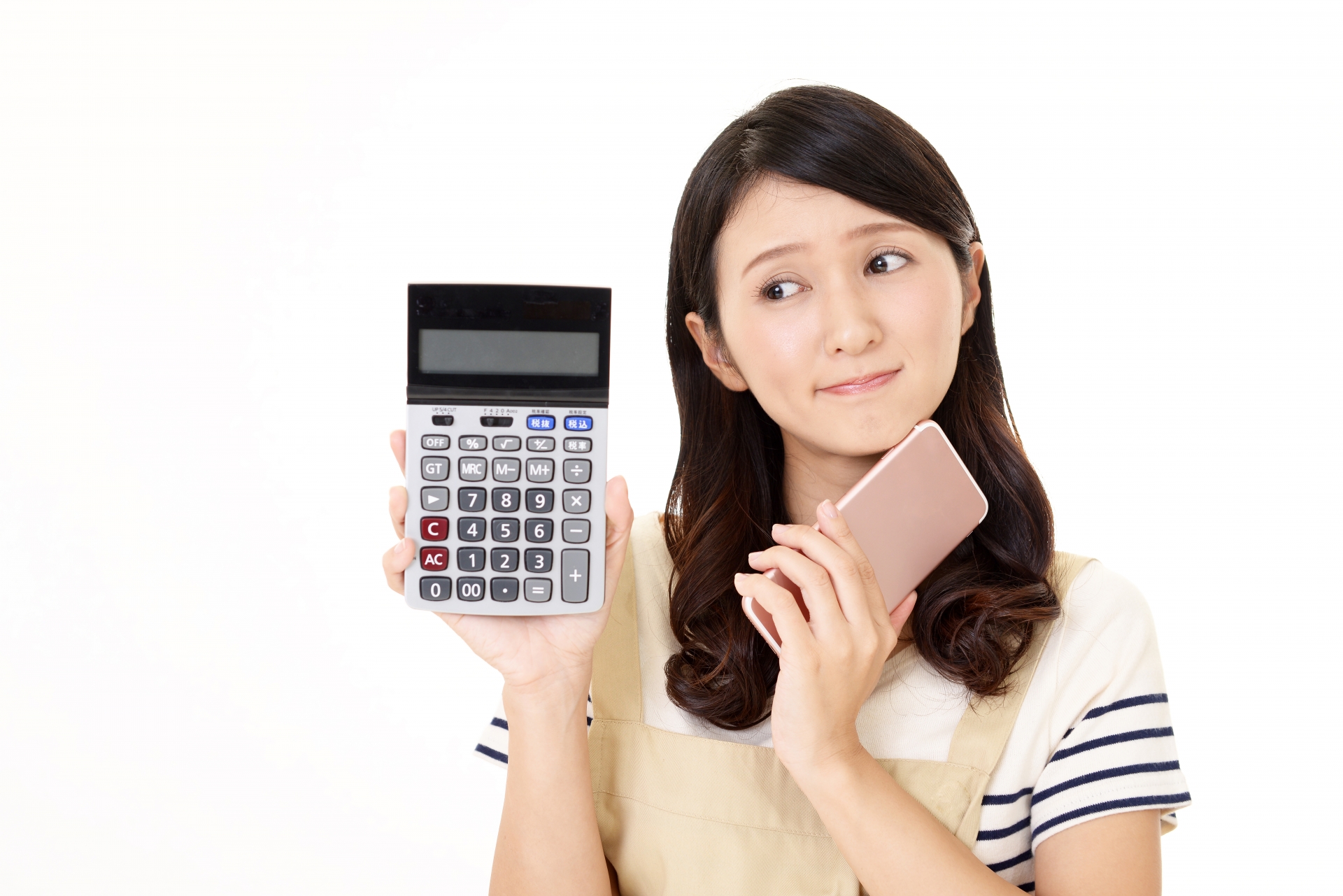 主婦 スマートフォン 計算 考え中