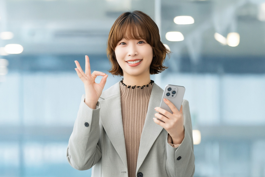 ジャケットを着た女性