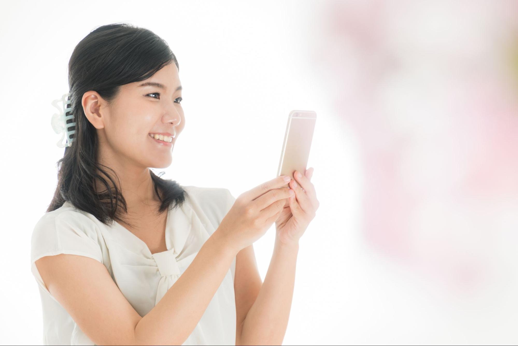 検索する女性