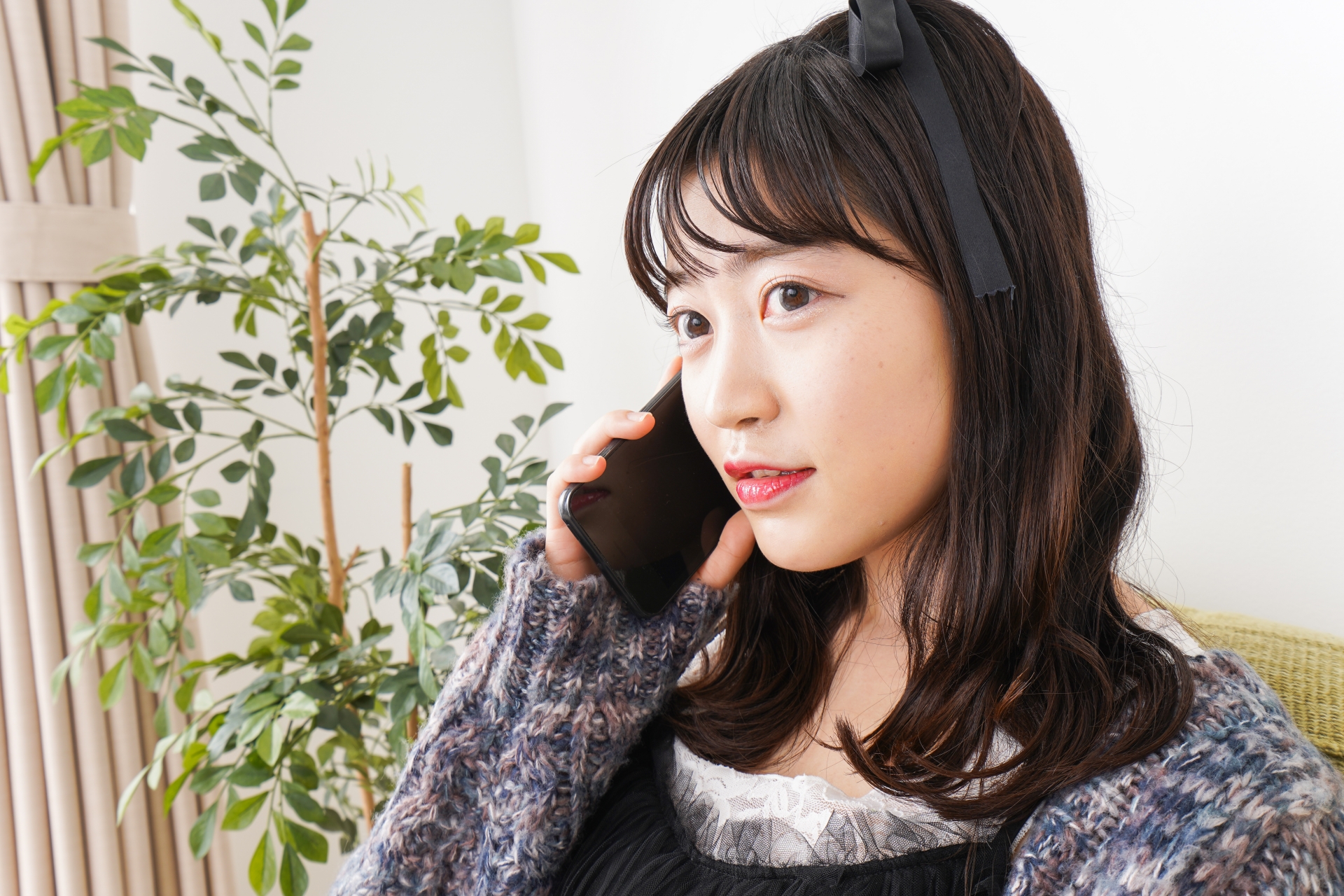 通話する女性