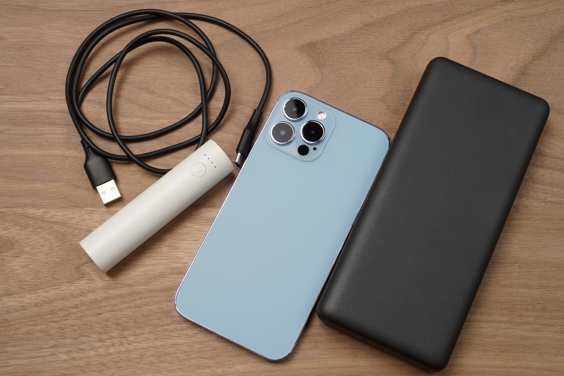 スマホとモバイルバッテリー