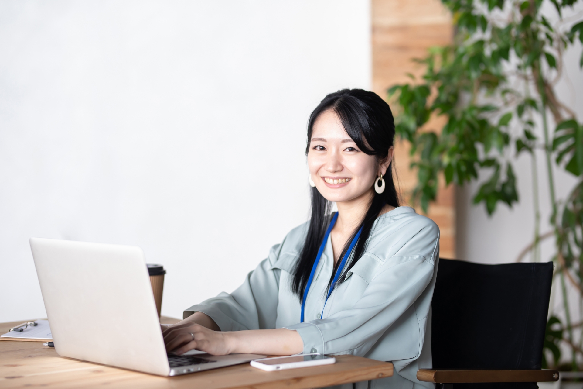 笑顔の女性