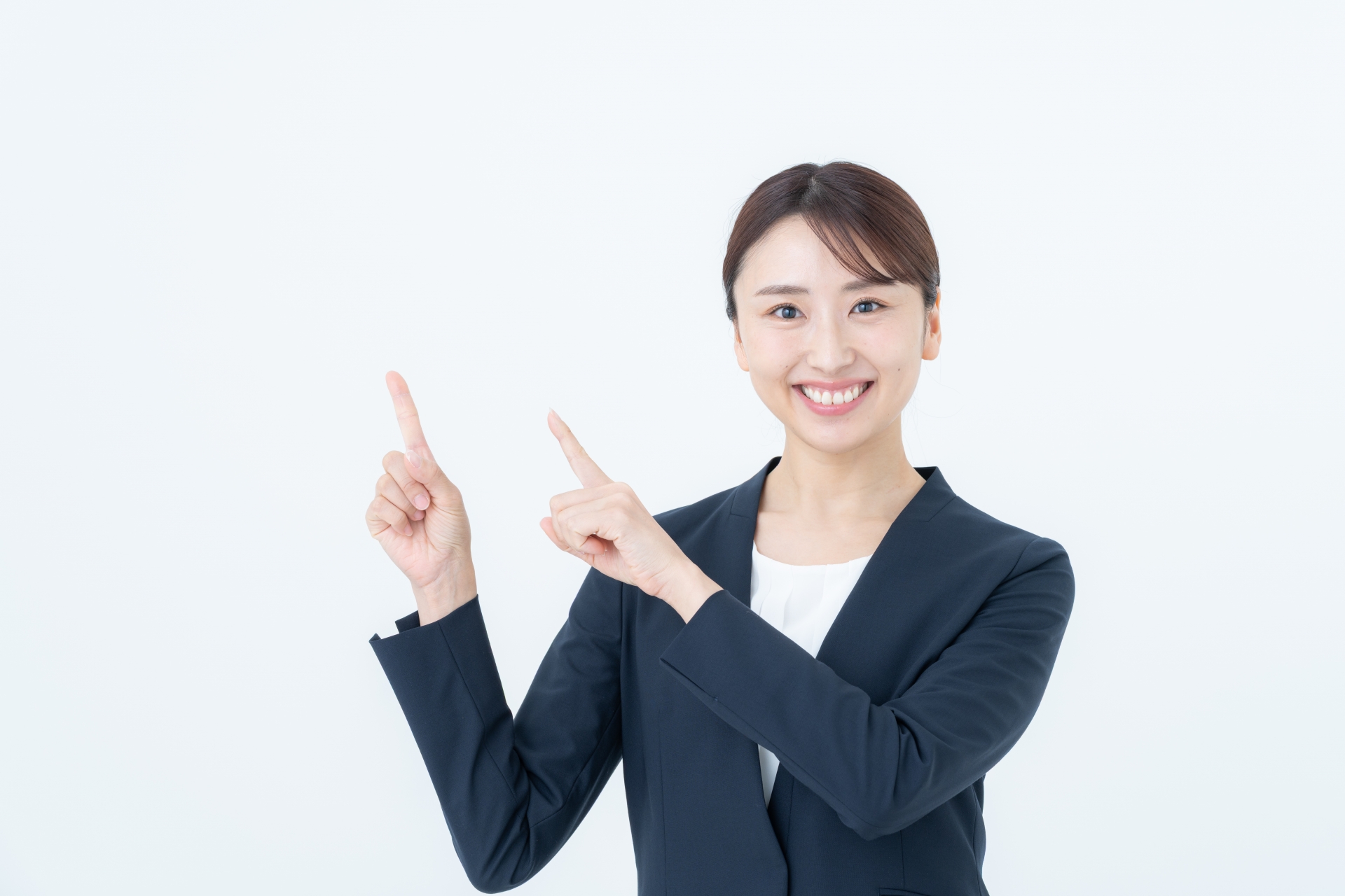 指をさす女性