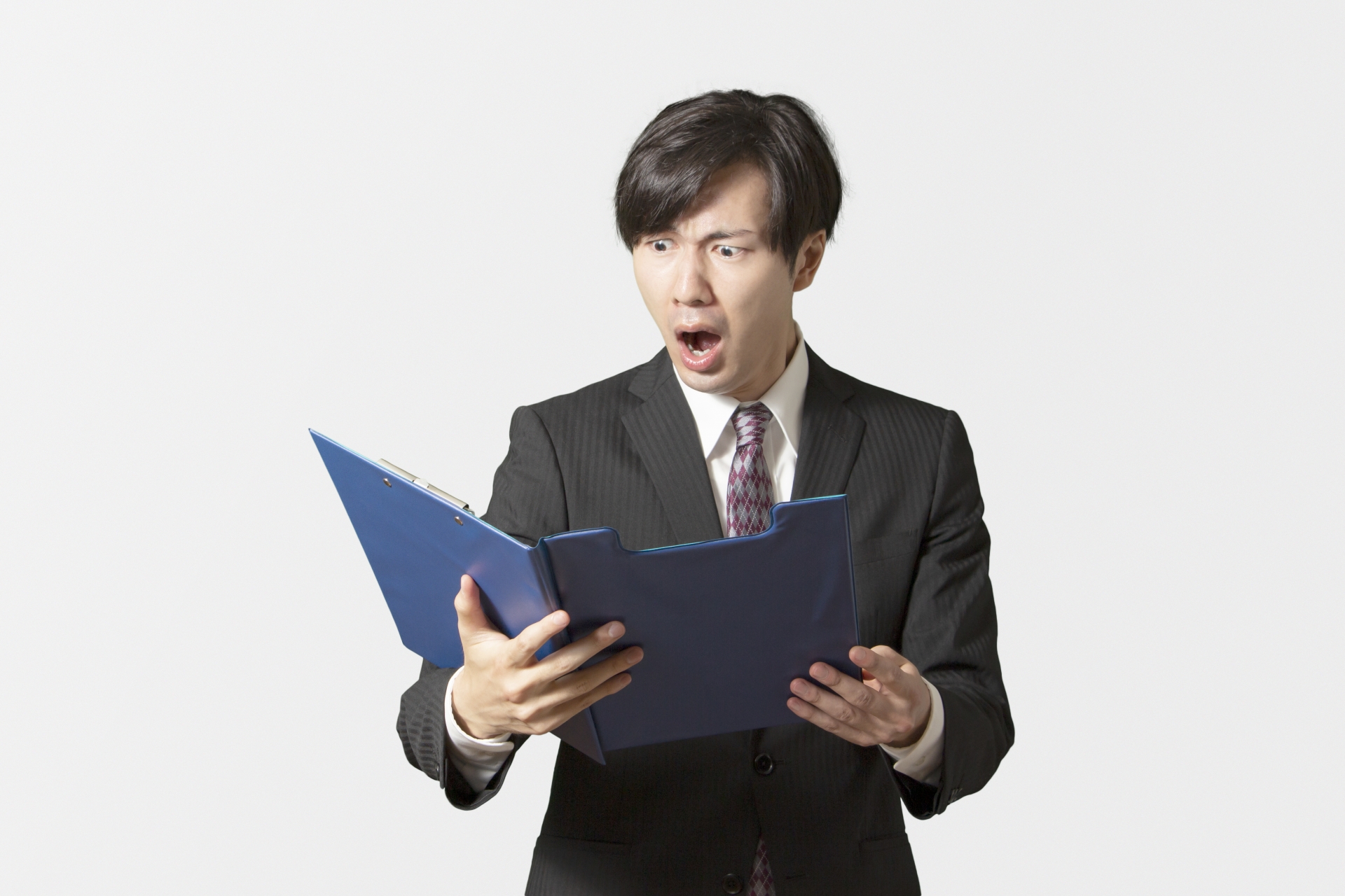 驚く男性